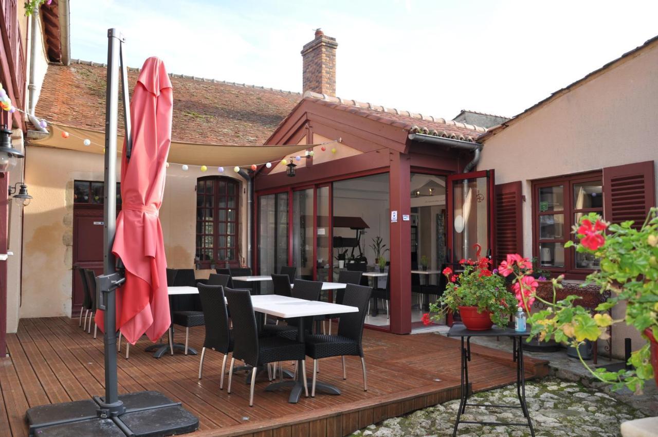 La Maison Du Prince De Conde Charroux-dʼAllier Exteriör bild