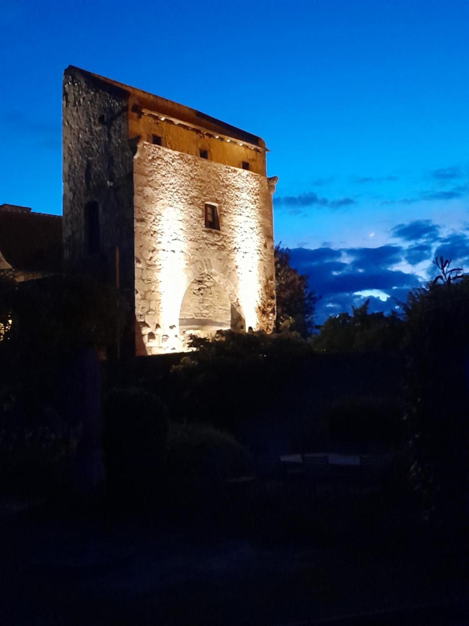 La Maison Du Prince De Conde Charroux-dʼAllier Exteriör bild