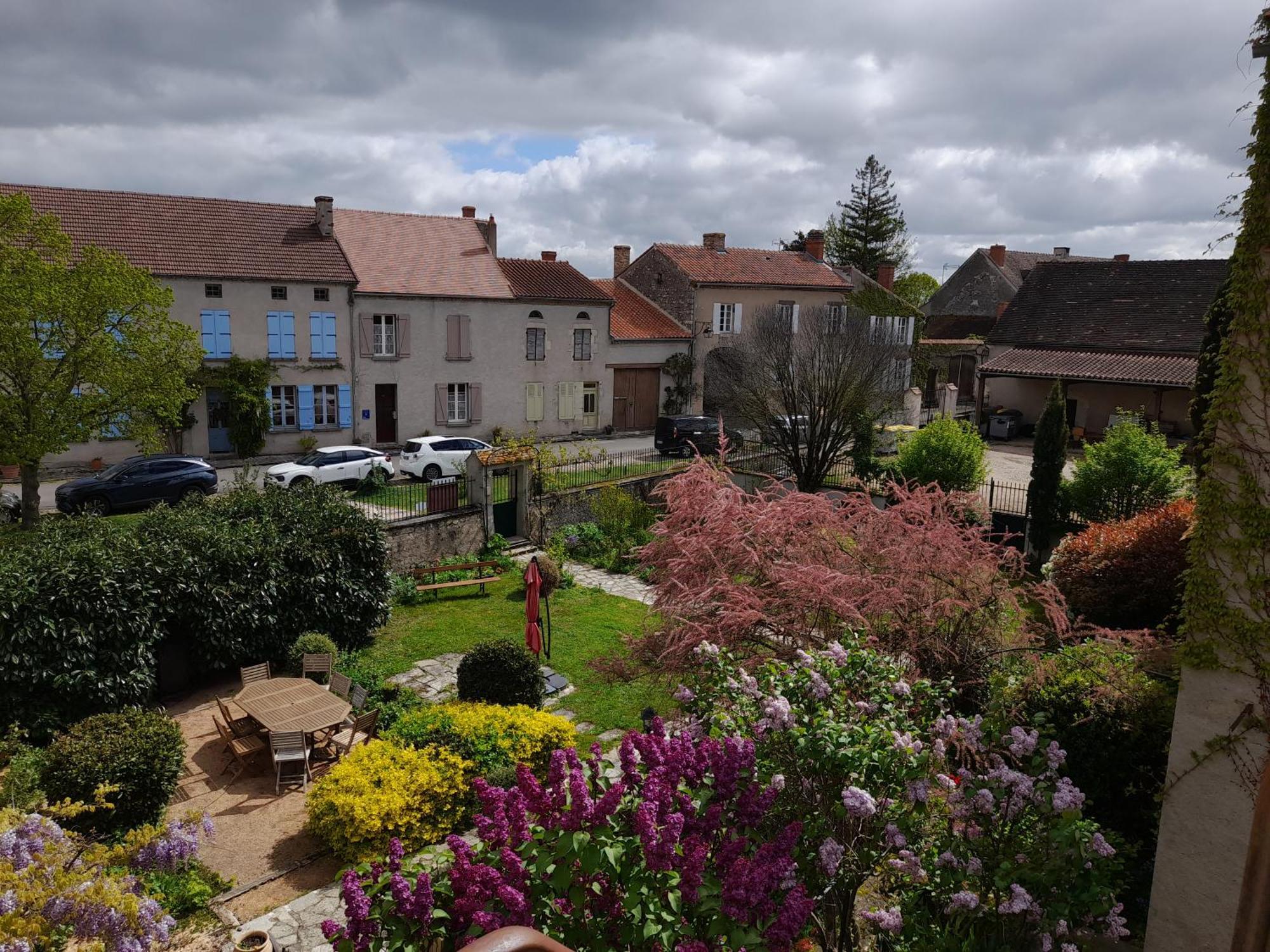 La Maison Du Prince De Conde Charroux-dʼAllier Exteriör bild