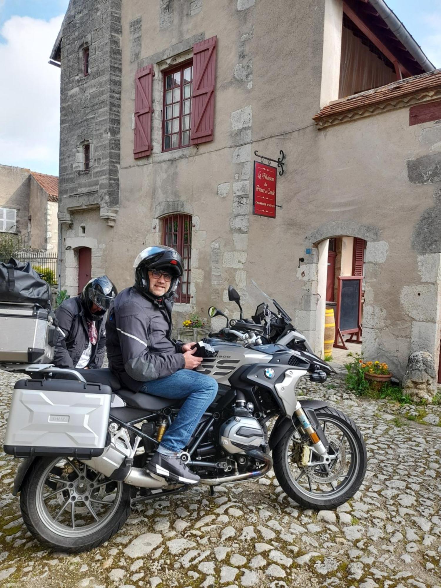 La Maison Du Prince De Conde Charroux-dʼAllier Exteriör bild